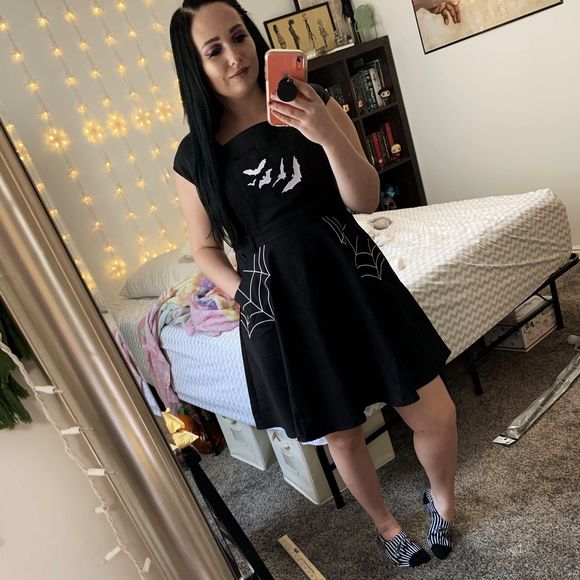 Meet your Posher, Camry - Picture 1 of 3